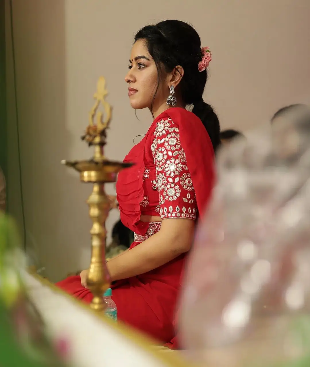 Indian Actress Mirnalini Ravi Images In Maroon Saree